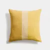 Almohadón Nurei de algodón y lino amarillo, 50 x 50 cm en Amarillo - Textiles, Uruguay | Kavehome, vista 1 de 6