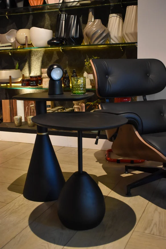 Mesa Ekki Mini en Negro - Mesas de living, Uruguay | Furest, vista 2