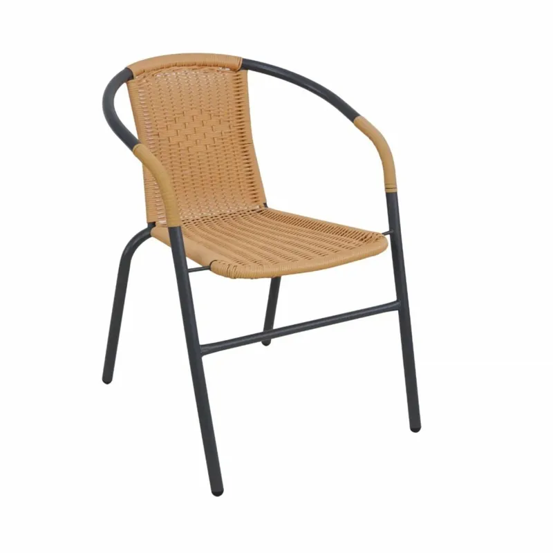 Silla exterior de metal y Rattan con apoyabrazos - Beige en Beige - Muebles para el exterior, Uruguay | Rústico Hogar