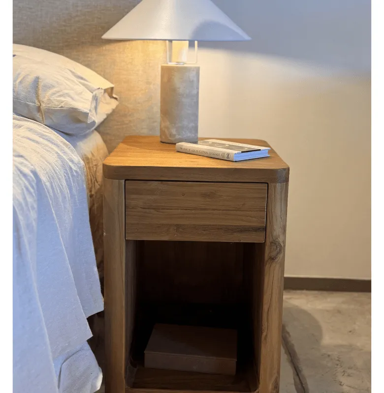 MESA DE LUZ TEKA NATURAL en Madera natural - Mesas de luz, Uruguay | Masinfinito Casa