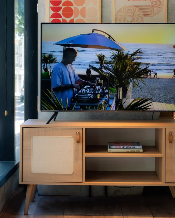 Rack TV Praga con Tela 160 cm - Peroba en Madera natural - Muebles para TV, Uruguay | Berna home, vista 3