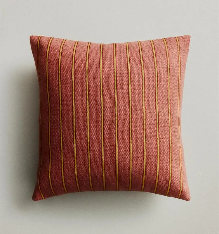 FUNDA COJÍN RAYAS - Textiles, Uruguay | Zara Home