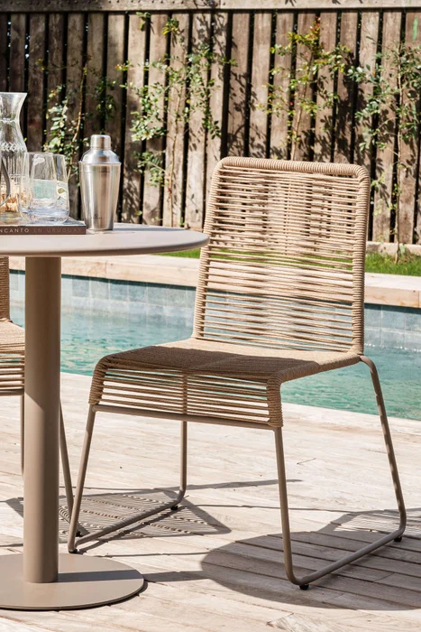 SILLA MINIMAL GRAFITO - EXTERIOR en Beige - Sillas, Uruguay | La Iberica, vista 8
