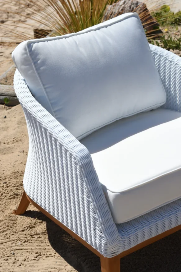 BUTACA GRACE C/ALMOHADONES en Blanco - Butacas, banquetas y puffs, Uruguay | Sentido Jose Ignacio, vista 2