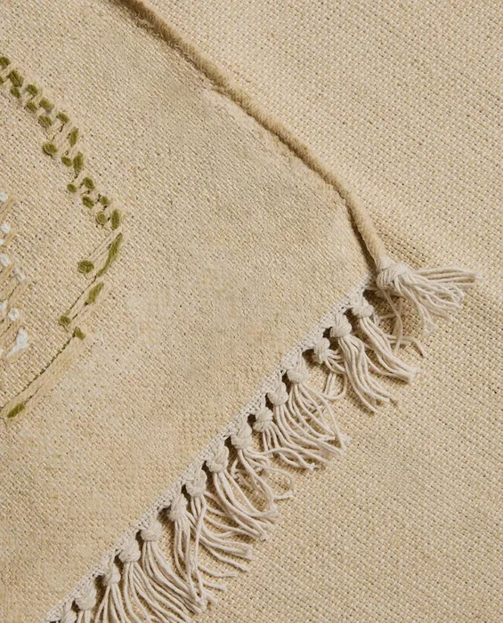 ALFOMBRA JACQUARD FLORES en Beige - Alfombras, Uruguay | Zara Home, vista 5