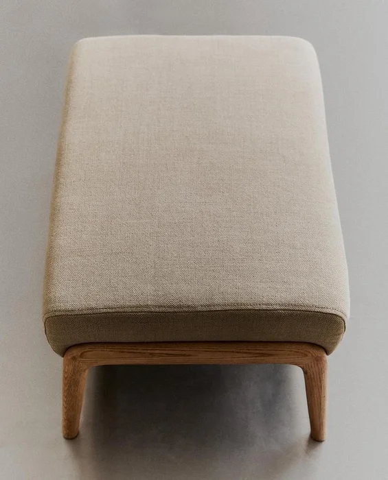 TABURETE REPOSAPIÉS MADERA FRESNO LINO en Beige - Sillas, Uruguay | Zara Home