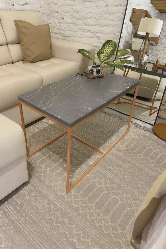 Mesa de Centro Ratona Rectangular (Mármol Gris / Pie Dorado) en Gris - Mesas de living, Uruguay | Berna home, vista 2