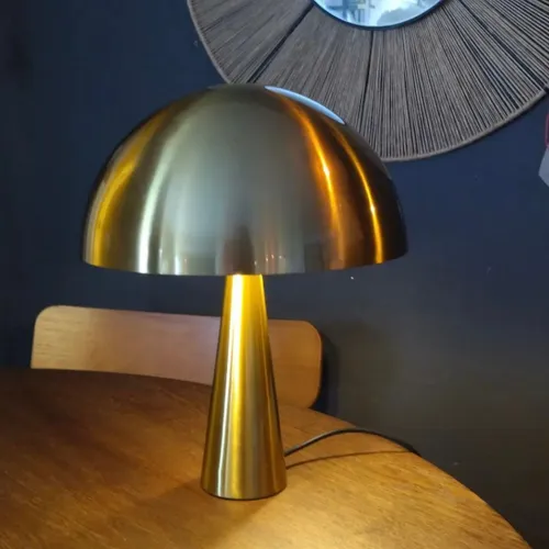 Lampara de mesa DOMO en Dorado - Lámparas de mesa, Uruguay | Simple Deco