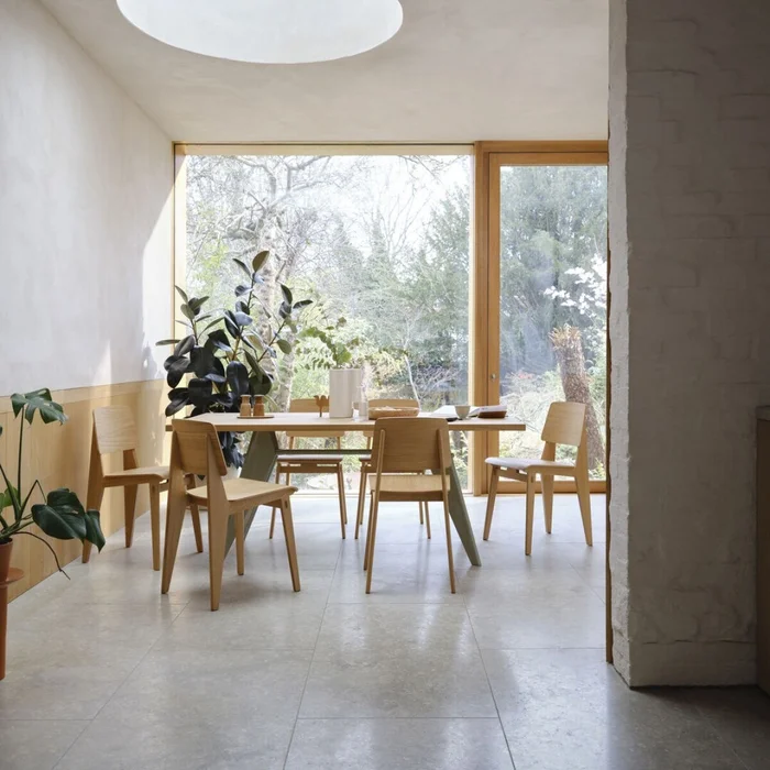 Silla Standard Wooden en Madera natural - Sillas, Uruguay | Samic, vista 2