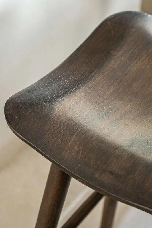 BANCO DE BAR FORMS - AVELLANA en Madera natural - Sillas, Uruguay | La Iberica, vista 5