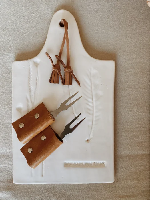 Tabla yuyo blanca + 2 pinchos en Blanco - Decoración, Uruguay | Dreams On Time