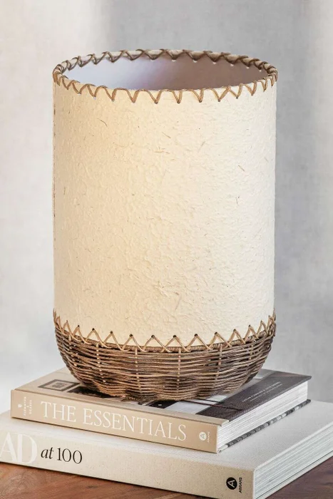 LAMPARA PERGAMINO en Beige - Lámparas de mesa, Uruguay | La Iberica