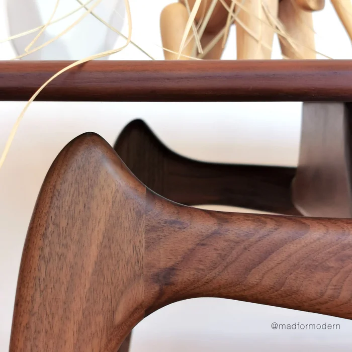 Organic table | Louis van Teeffelen en Negro - Mesas de living, Uruguay | Mad for Modern, vista 4