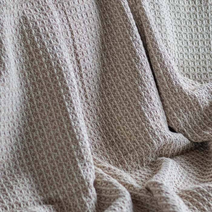 Manta para sillón y cama algodón Beige Waffle - 180 x 130 cm en Beige - Textiles, Uruguay | Buho Store, vista 5