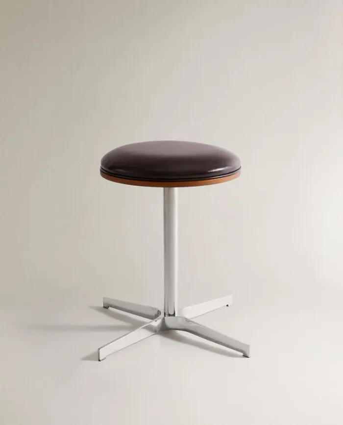 TABURETE PIEL Y ACERO INOXIDABLE en Marrón - Sillas, Uruguay | Zara Home, vista 2