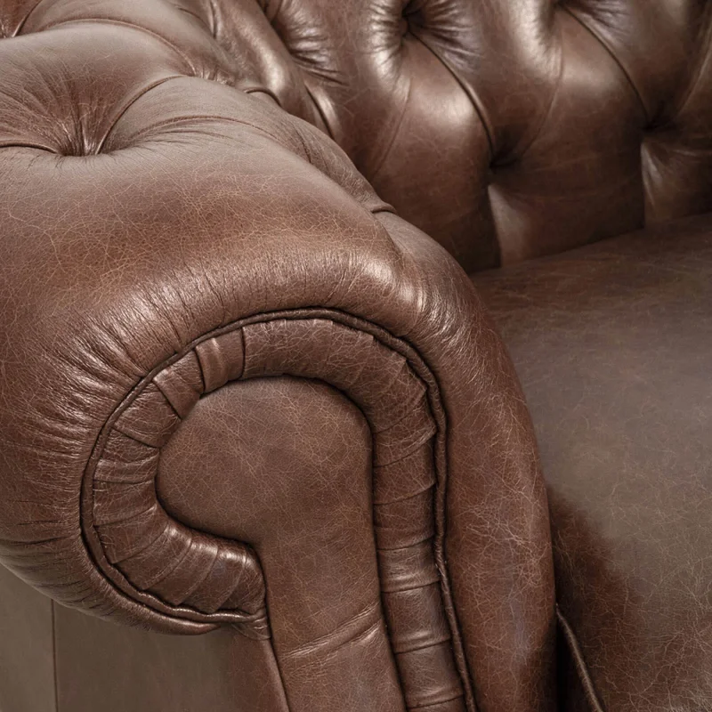 Butaca 1 Cuerpo Cuero-100-natural Marron New Chesterfield Choc. en Marrón - Sillones y sofás, Uruguay | Divino, vista 6
