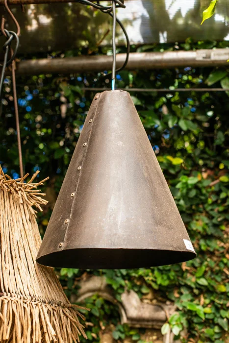 Cono - Zainas en Marrón - Lámparas colgantes, Uruguay | Zainas