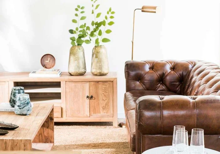 SILLON CHESTERFIELD CUERO ITALIANO - 3 CUERPOS en Marrón - Sillones y sofás, Uruguay | La Iberica, vista 13