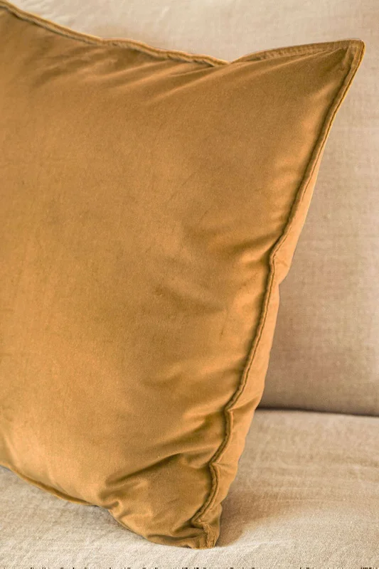 ALMOHADON TERCIOPELO ORO - 55 X 55 CMS en Dorado - Textiles, Uruguay | La Iberica, vista 11
