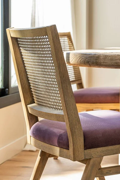SILLA MODERNA CON ESTERILLA - TERCIOPELO UVA en Violeta - Sillas, Uruguay | La Iberica, vista 6
