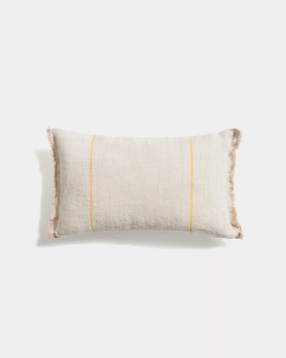 Almohadón Lidore de lino beige con rayas a contraste amarillo 30 x 50 cm en Amarillo, Beige - Textiles, Uruguay | Kavehome