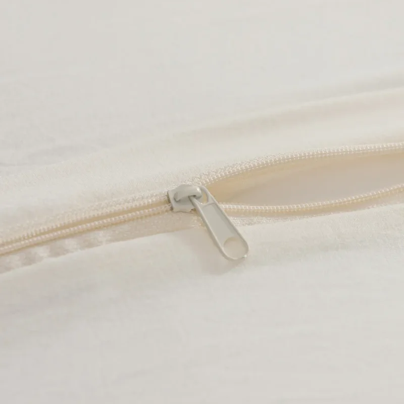 Funda de Almohadón Costuras Cherrys en Blanco - Textiles, Uruguay | Arredo, vista 3