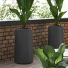 Macetero Gota 70 Negro Alto 55cm x 35cm Ancho Boca x Diam Base 40cm, 70 lts en Negro - Macetas, Uruguay | Champagne Home, vista 3 de 3