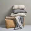 Manta throw LUNDKARSE 130x170 lana gris/beige en Gris/beige - Textiles, Uruguay | JYSK, vista 5 de 5