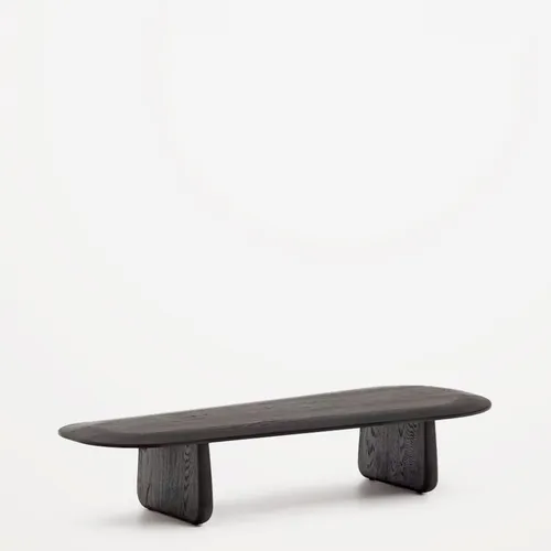 Mesa de centro Pirita de madera maciza de roble con - acabado negro, 146 x 56,5 cm FSC 100% en Marrón - Mesas de living, Uruguay | Kavehome