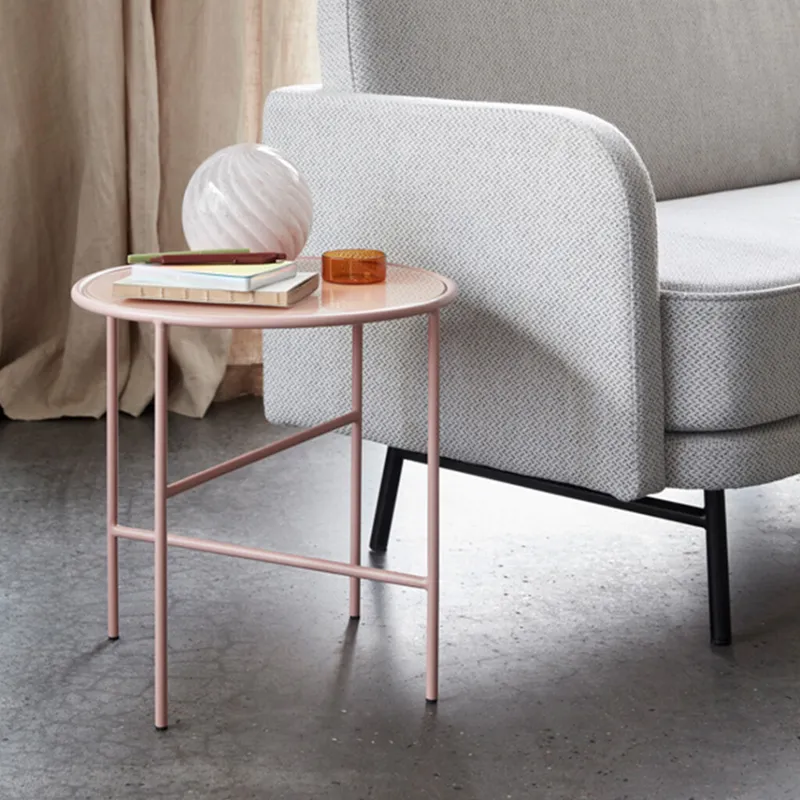 Mesa auxiliar Jolie en Rosa - Mesas de living, Uruguay | Walnut