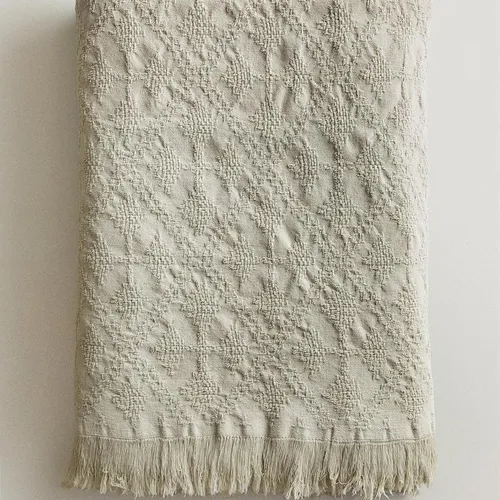 MANTA JACQUARD ROMBOS en Beige - Textiles, Uruguay | Zara Home