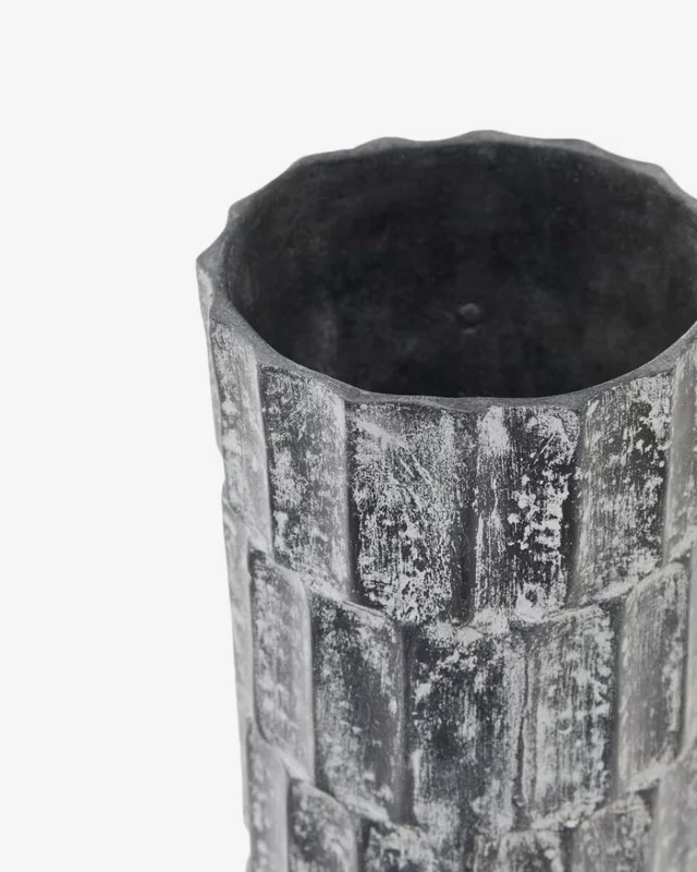 Jarrón Arisa de papel maché negro 31 cm en Negro - Jarrones, Uruguay | Kavehome, vista 3