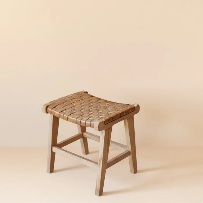 Banco de Teca y Cuero Vegetal Mali | Casakos en Madera natural - Butacas, banquetas y puffs, Uruguay | Casakos, vista 5
