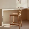 Taburete Analy respaldo madera maciza roble acabado tono natural y asiento cuerda 65cm FSC 100% en Beige - Butacas, banquetas y puffs, Uruguay | Kavehome, vista 2 de 8