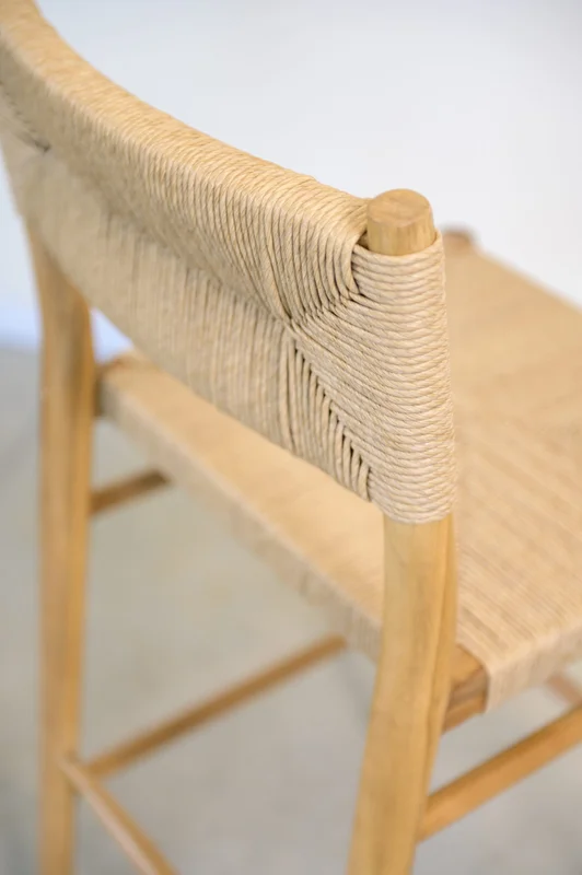 Banqueta en madera teca y fibra de loom en Madera natural - Butacas, banquetas y puffs, Uruguay | Entrecasa, vista 3