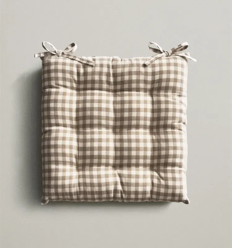 COJÍN SILLA HILO TINTADO CUADROS en Beige - Textiles, Uruguay | Zara Home