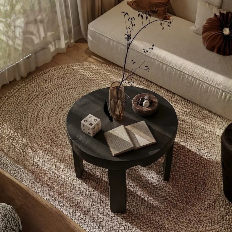 Mesa Aita Black en Negro - Mesas de comedor, Uruguay | Casakos