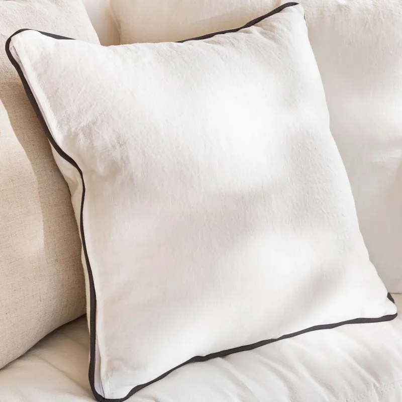 ALMOHADON AZUR CON VIVO - LINO BLANCO - 55 X 55 en Blanco - Textiles, Uruguay | La Iberica