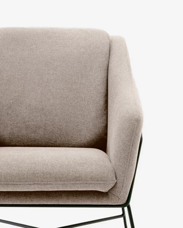 Butaca Brida - beige y patas de acero con acabado negro en Beige - Butacas, banquetas y puffs, Uruguay | Kavehome, vista 5