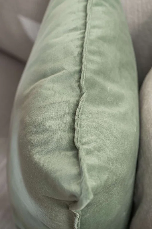 ALMOHADON TERCIOPELO MATCHA - 55 X 55 CMS en Verde - Textiles, Uruguay | La Iberica, vista 6