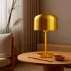 Lámpara de mesa Gaia Dorada en Dorado - Lámparas de mesa, Uruguay | Alta Gracia Deco, vista 1 de 3