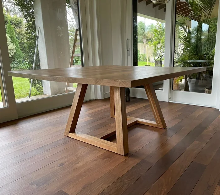 MESA COMEDOR DE LOURO 155X155 A MEDIDA en Madera natural - Mesas de comedor, Uruguay | Más Infinito Casa, vista 3