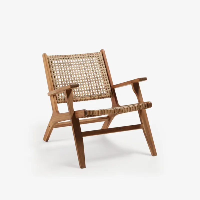 Butaca Grignoon de madera maciza de acacia y ratán sintético trenzado en Madera natural - Butacas, banquetas y puffs, Uruguay | Kavehome