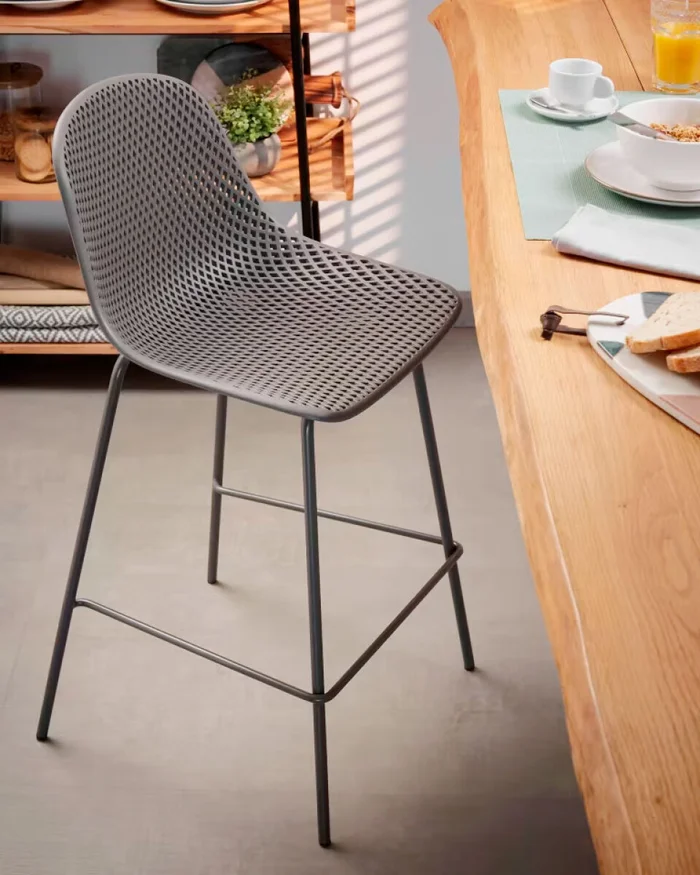 Taburete exterior Quinby - gris altura 65 cm en Blanco - Butacas, banquetas y puffs, Uruguay | Kavehome, vista 2