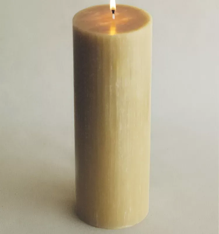 VELA DECORATIVA LARGA CILÍNDRICA - Velas y Portavelas, Uruguay | Zara Home