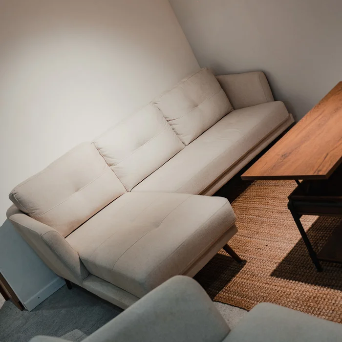 Sillón Con Chaise - Trinidad - 3 Cuerpos - Izquierdo - Beige en Beige - Sillones y sofás, Uruguay | Ecowood, vista 2