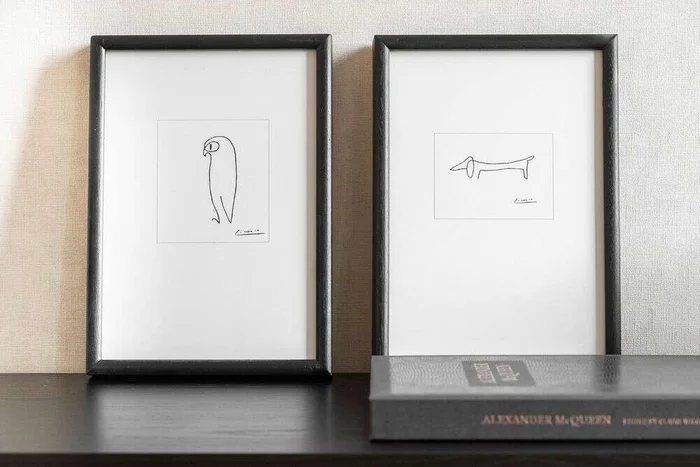 CUADRITO PERRO SALCHICHA DE PICASSO en Blanco - Decoración de pared, Uruguay | La Iberica