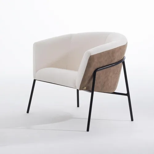 Poltrona curva - Tapizada PU camel - Asiento tela clara en Beige - Butacas, banquetas y puffs, Uruguay | Champagne Home