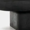 Mesa de centro Ovak de madera maciza de acacia con acabado negro FSC 100% 140 x 70 cm en Negro - Mesas de living, Uruguay | Kavehome, vista 5 de 8