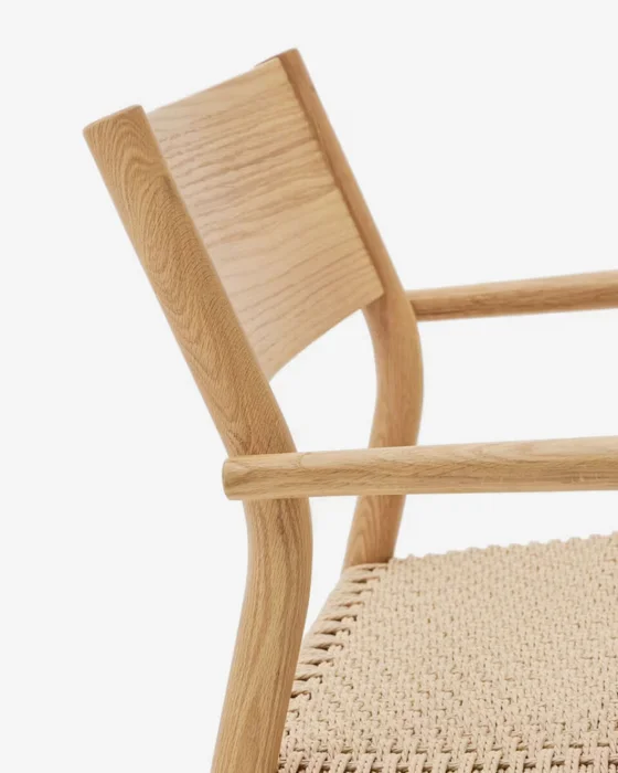 Butaca Yalia de madera maciza roble FSC 100% - acabado natural y asiento de cuerda de papel en Madera natural - Butacas, banquetas y puffs, Uruguay | Kavehome, vista 3